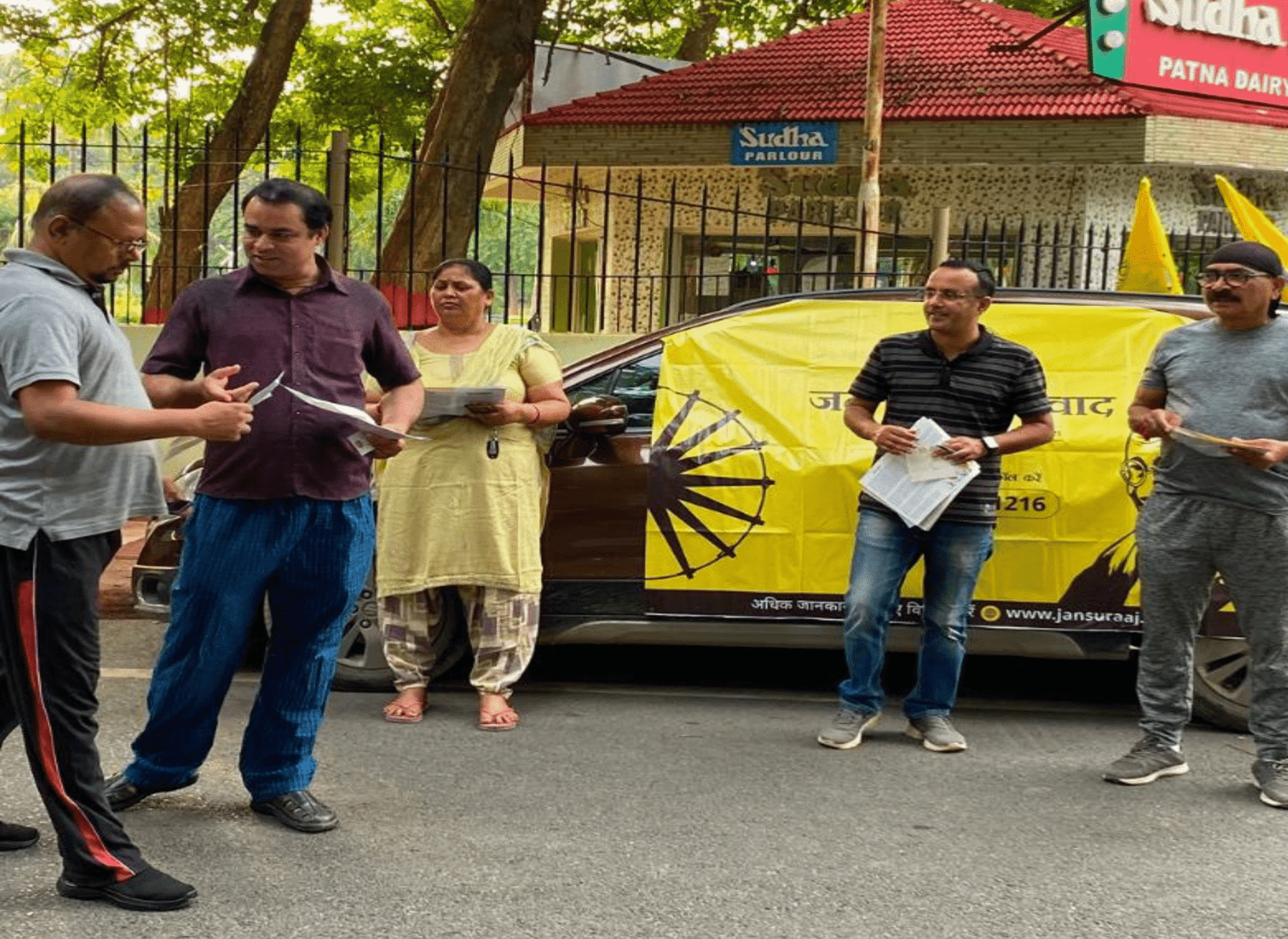 CAMPAIGNING FOR MEMBERSHIP OF JAN SURAAJ